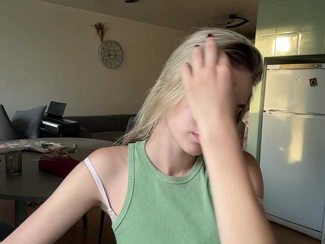 JenevaOcana live cam on BongaCams