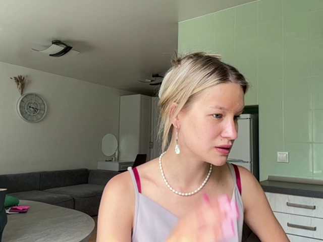 JenevaOcana live cam on UnifiedCams