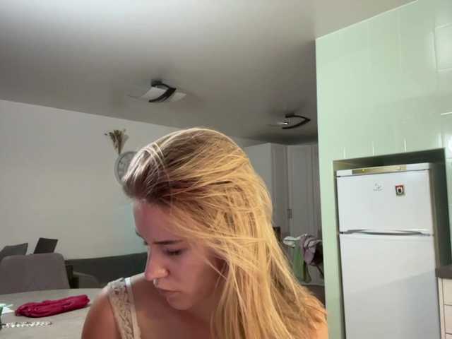 JenevaOcana live cam on BongaCams