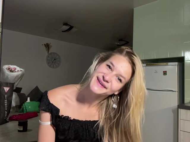 JenevaOcana live webcam show