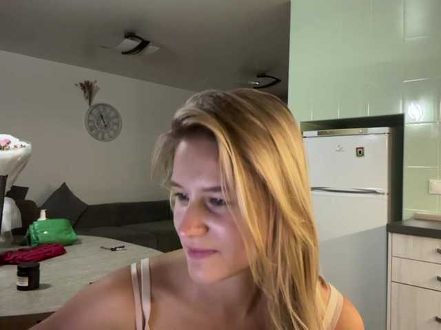 JenevaOcana live webcam show