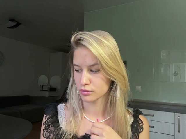 JenevaOcana live cam on BongaCams