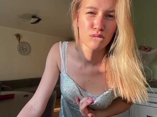 JenevaOcana live cam on BongaCams