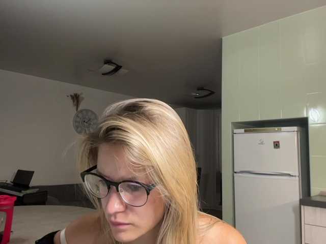 JenevaOcana live cam on BongaCams