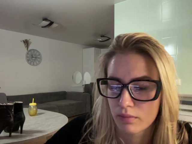 JenevaOcana live cam on BongaCams