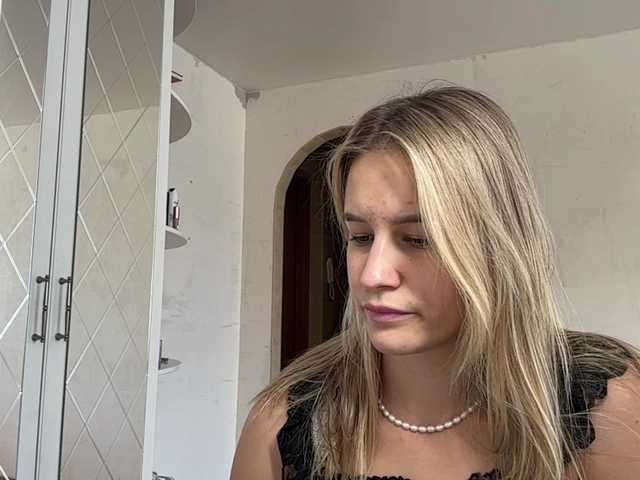 JenevaOcana live cam on BongaCams