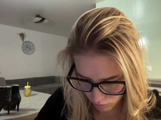 JenevaOcana live cam on BongaCams