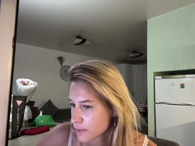 JenevaOcana live cam on BongaCams
