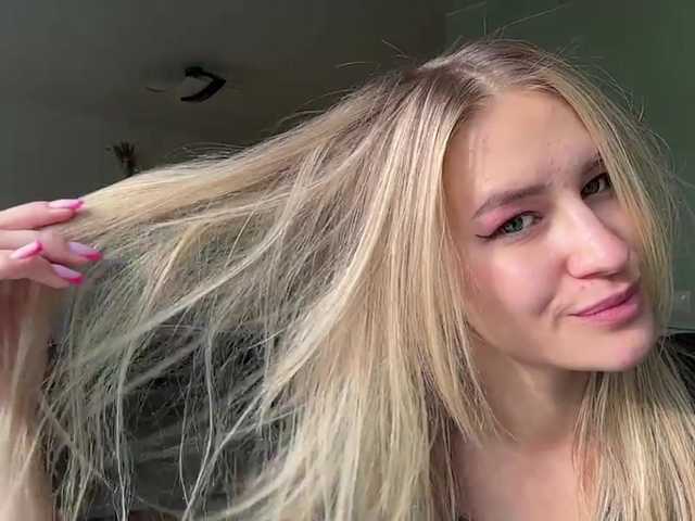 JenevaOcana live cam on BongaCams