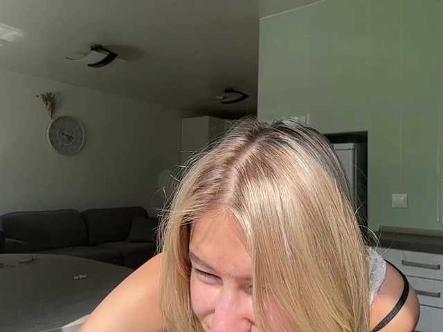 JenevaOcana live cam on BongaCams
