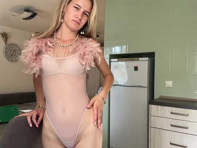 JenevaOcana live cam on BongaCams