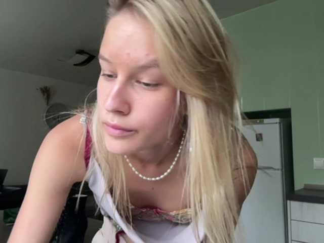 JenevaOcana live cam on BongaCams