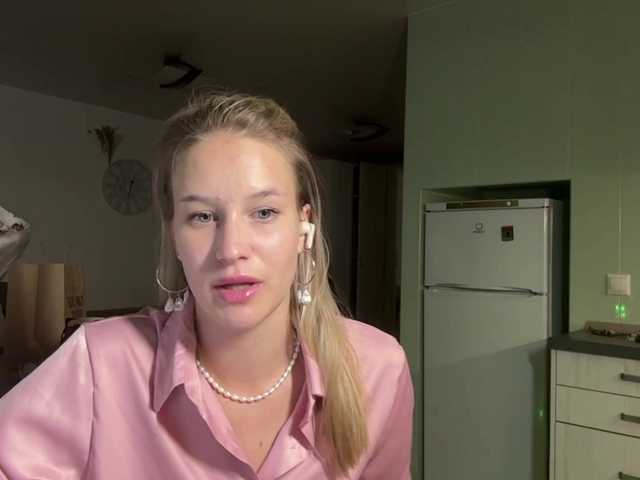 JenevaOcana live cam on BongaCams