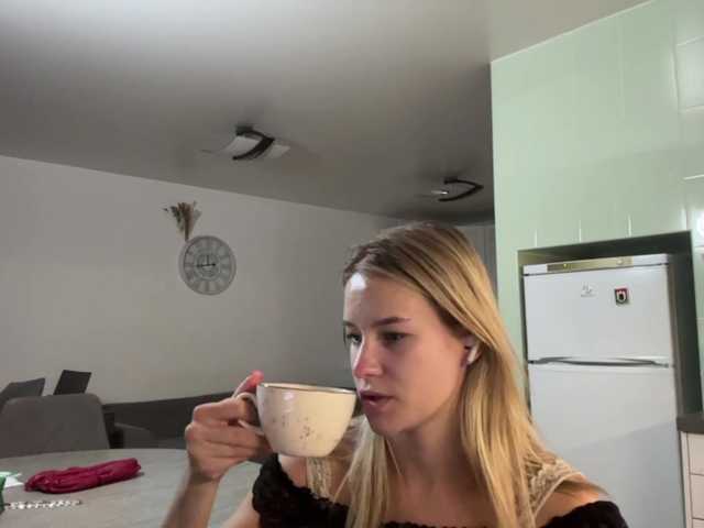 JenevaOcana live cam on BongaCams