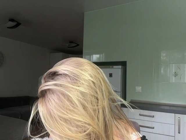 JenevaOcana live cam on BongaCams