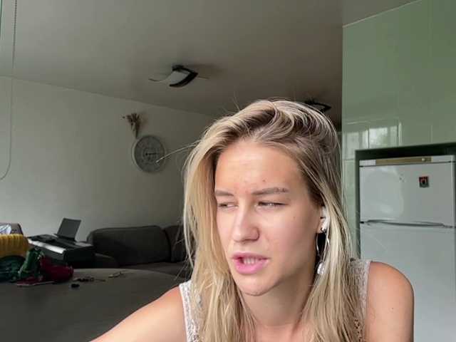 JenevaOcana live cam on BongaCams