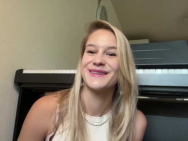 JenevaOcana live webcam show