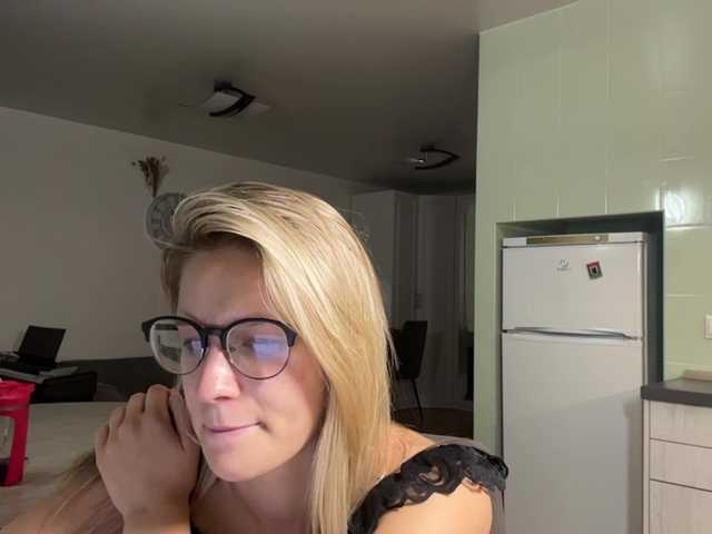 JenevaOcana live webcam show