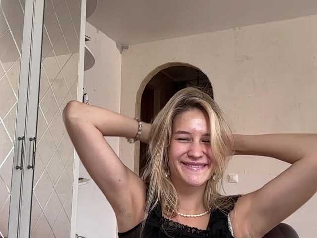 JenevaOcana live cam on BongaCams