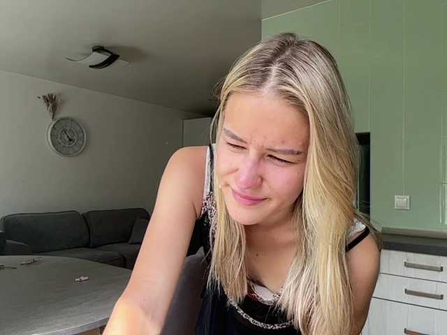 JenevaOcana live cam on BongaCams