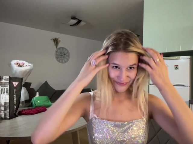 JenevaOcana live cam on BongaCams