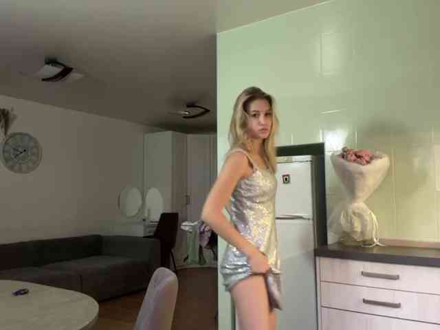 JenevaOcana webcam