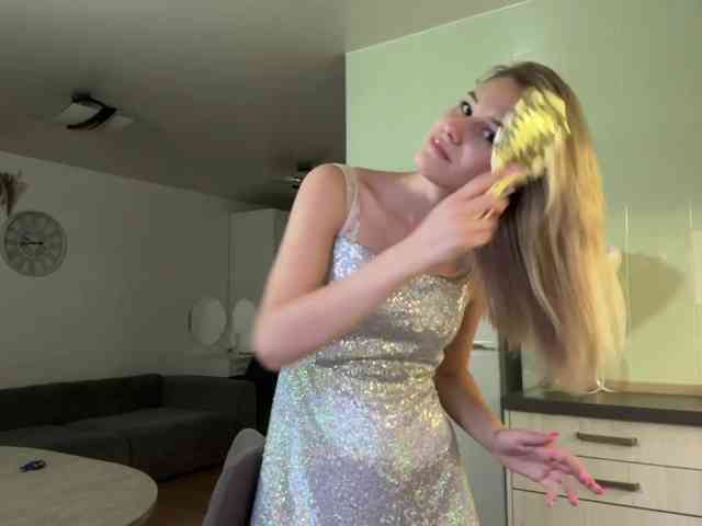 JenevaOcana webcam