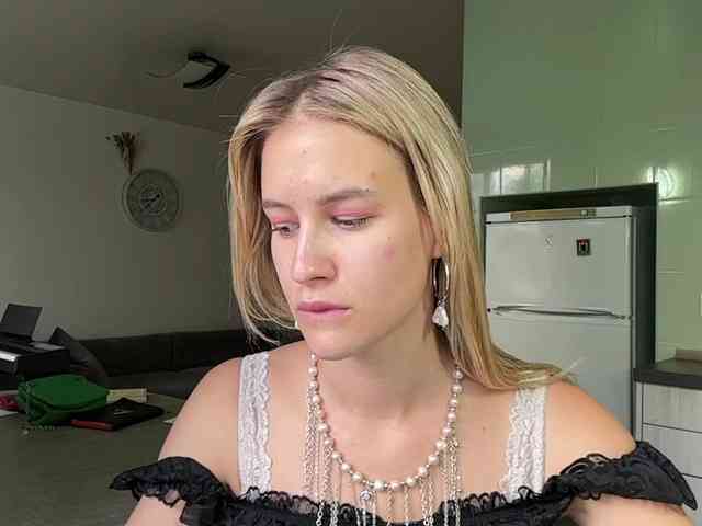 JenevaOcana webcam