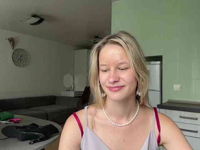 JenevaOcana webcam