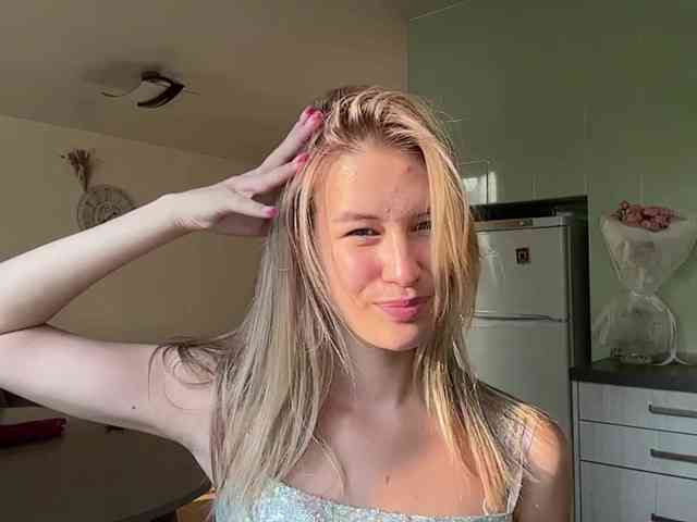 JenevaOcana webcam
