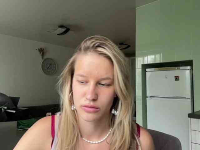 JenevaOcana webcam