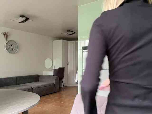 JenevaOcana webcam