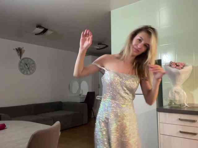 JenevaOcana webcam