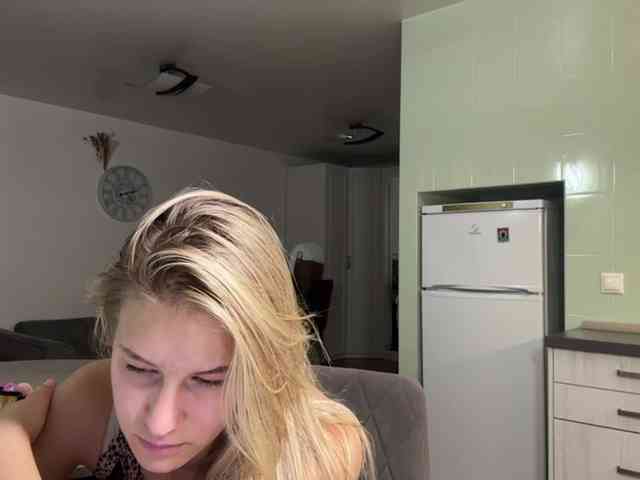 JenevaOcana webcam