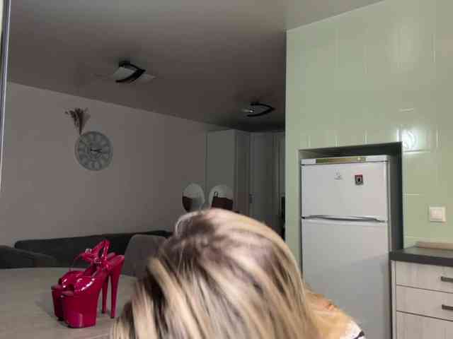 JenevaOcana webcam