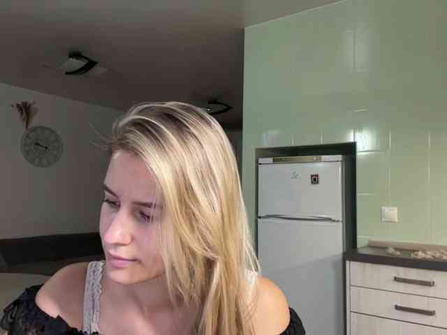 JenevaOcana webcam