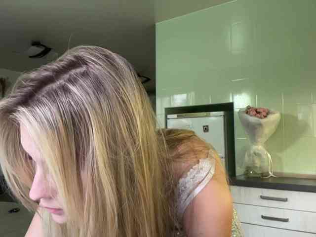 JenevaOcana webcam