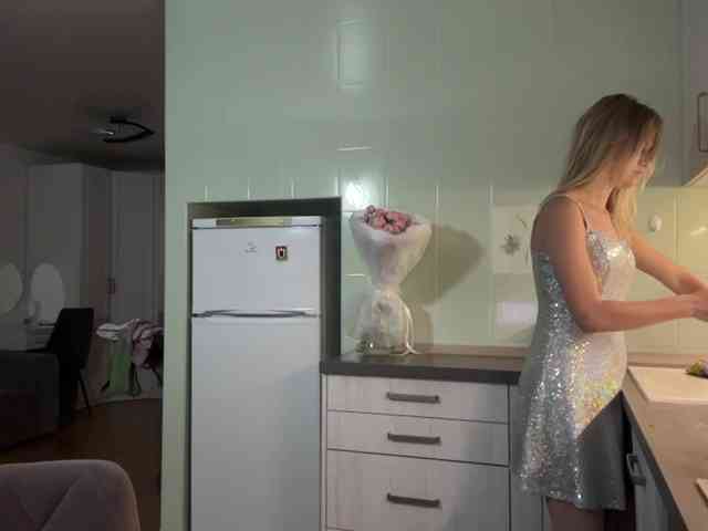 JenevaOcana webcam