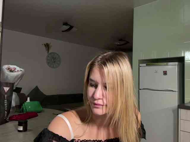 JenevaOcana webcam