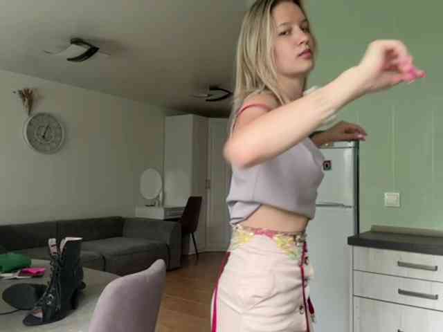 JenevaOcana webcam