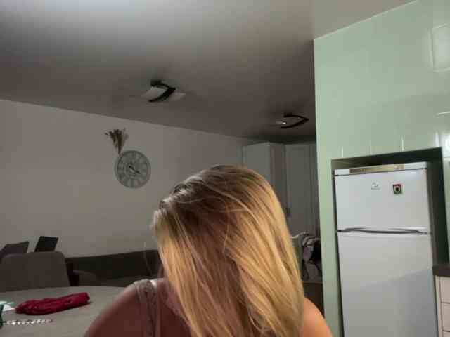 JenevaOcana webcam