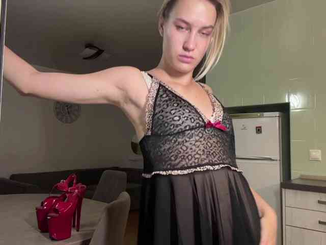 JenevaOcana webcam