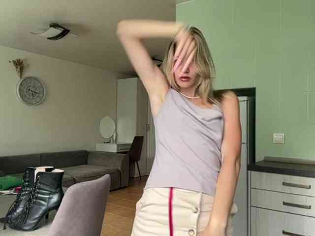 JenevaOcana webcam