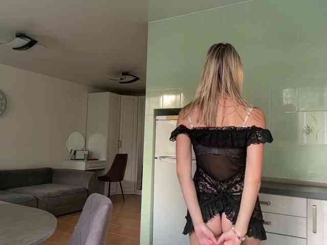JenevaOcana webcam