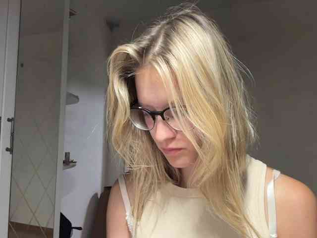 JenevaOcana webcam