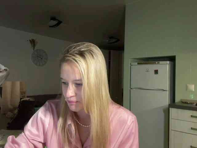 JenevaOcana webcam
