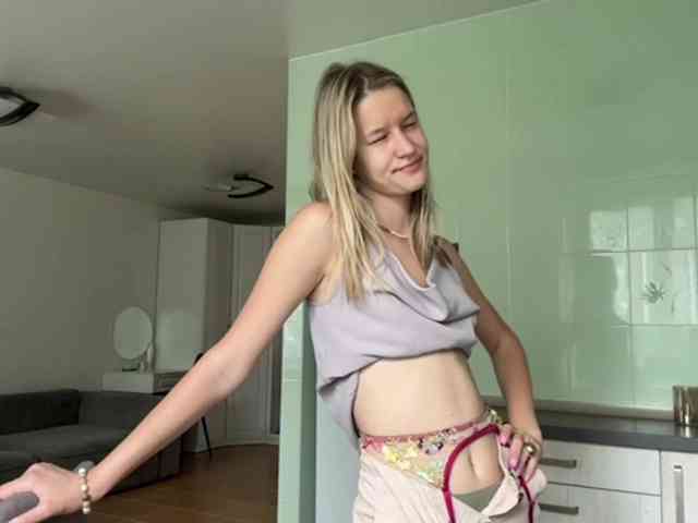JenevaOcana webcam