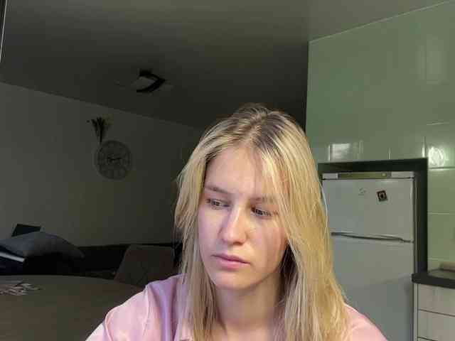 JenevaOcana webcam