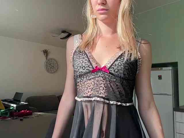 JenevaOcana webcam