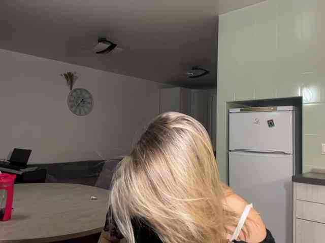 JenevaOcana webcam